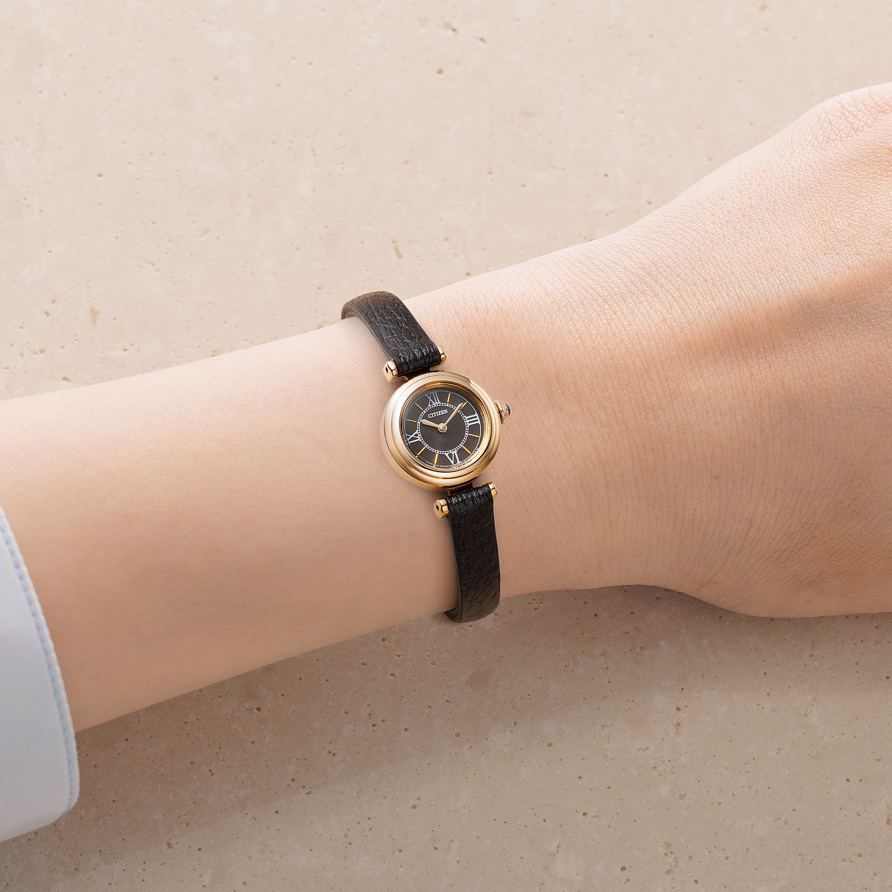 CITIZEN（シチズン） キー ソーラー時計 Kii: 腕時計 エコ・ドライブ