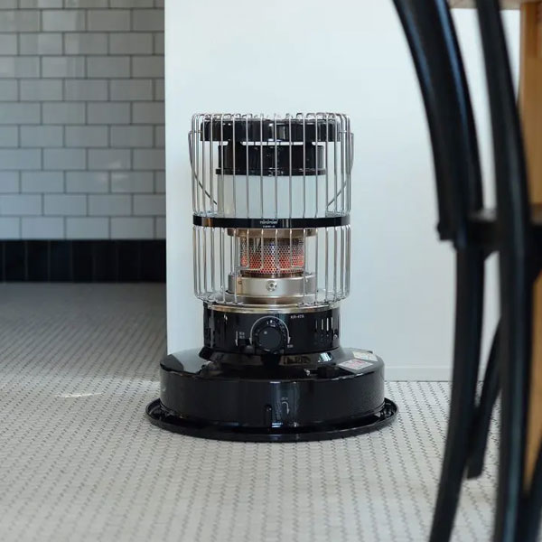 トヨトミ 対流形石油ストーブ ブラック ダブルクリーンタイプ 木造12畳