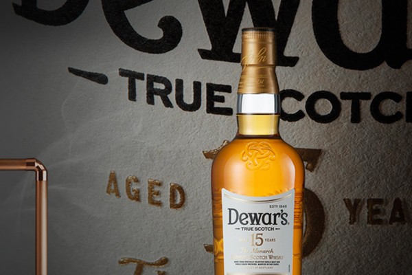 ウイスキー スコッチ ブレンデッド デュワーズ 18年 40度 750ml : 酒の