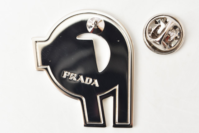 PRADA（プラダ） ピンブローチ/ピンバッジ 3点セット アクセサリー