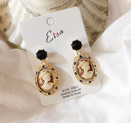 カメオ ピアス アクセサリー 浮き彫り レトロ ヴィンテージ風 : 毒