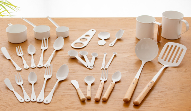 2/11はポイント10倍／ サラダスプーン サラダサーバー 琺瑯 ホーロー