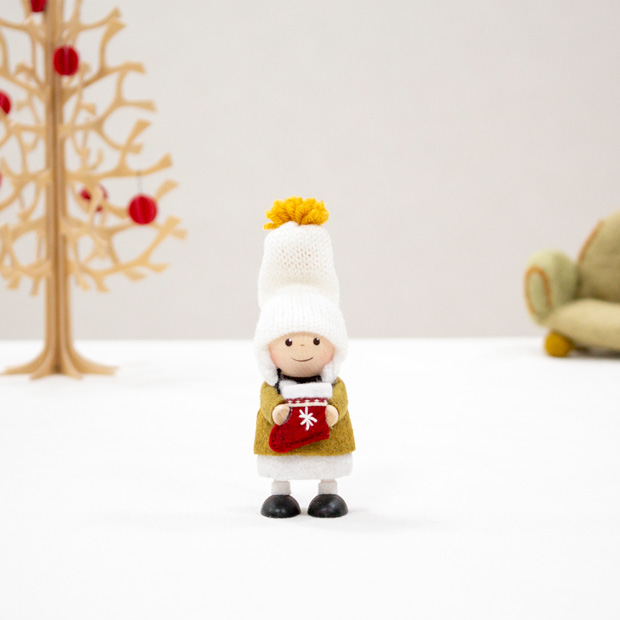 今季完売】ノルディカニッセ 靴下を持った女の子 Jule Hygge NORDIKA