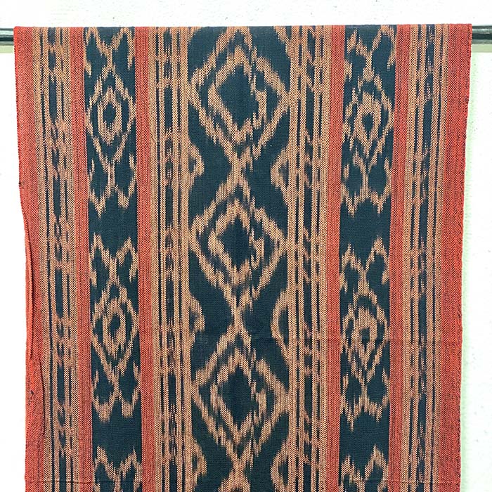 イカット 190×40cm 生地 織物 赤系 タペストリー インドネシア バリ