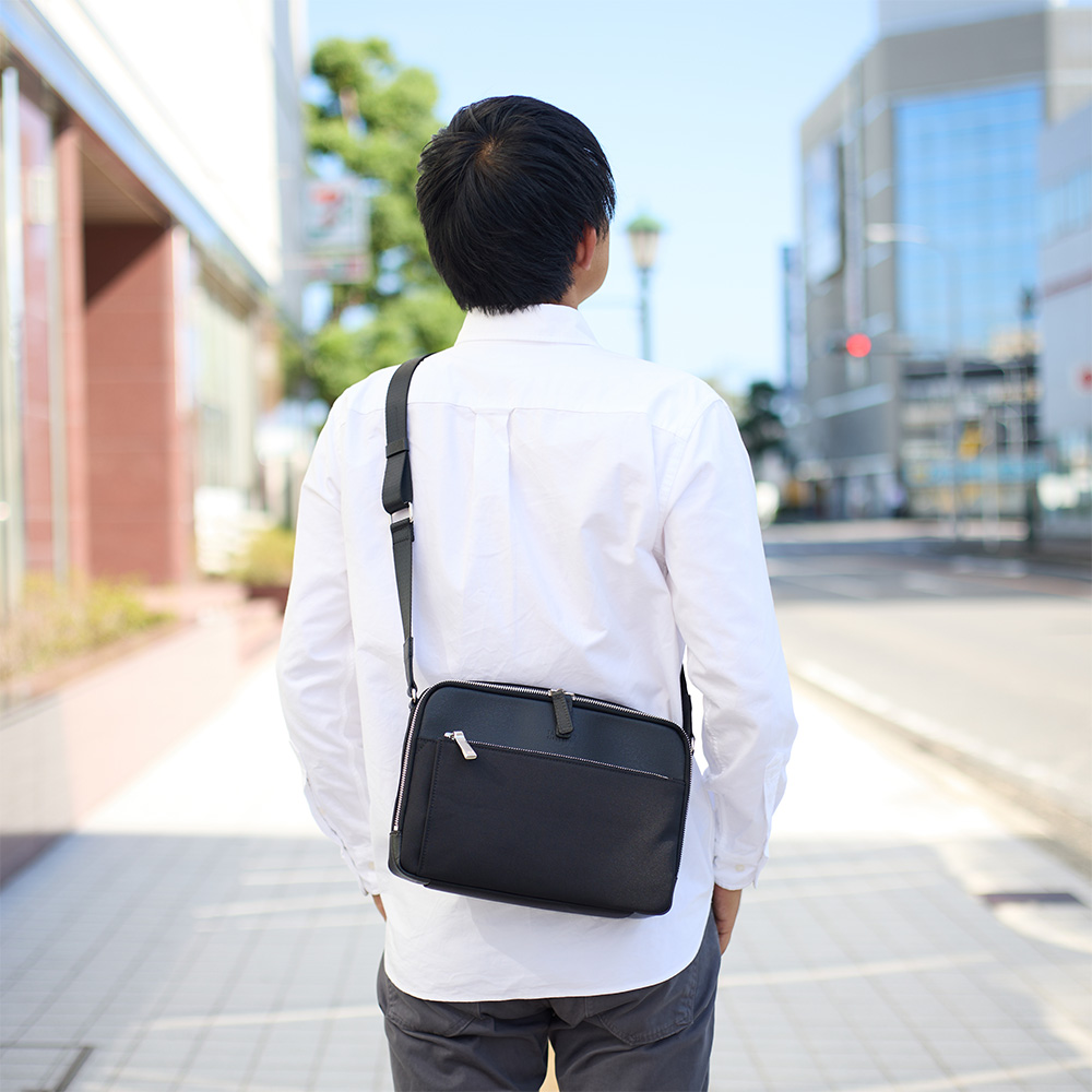 TAKEO KIKUCHI（タケオキクチ） ショルダーバッグ ライニング B5 TK