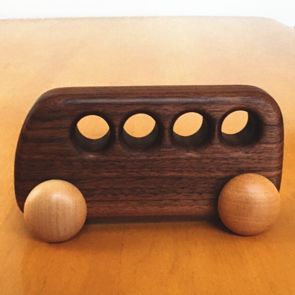 送料無料 木のおもちゃ バス 北海道製 日本製 国産 乗り物 車 乗物
