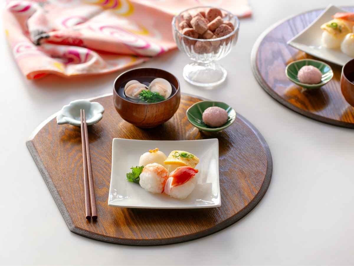 半月膳 36×32cm 漆塗り 天然木 ランチョンマット （ お盆 トレー 半月