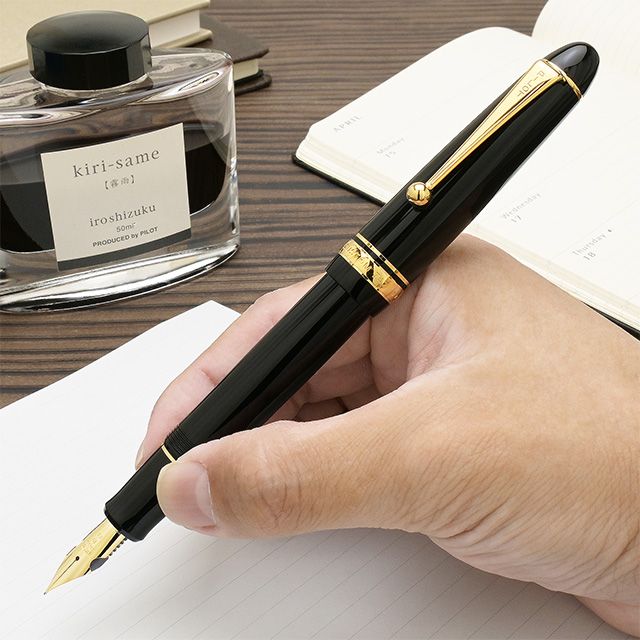 PILOT 万年筆 黒 ケース付き パイロット 万年筆 Z-CR-GN 黒 専用ケース