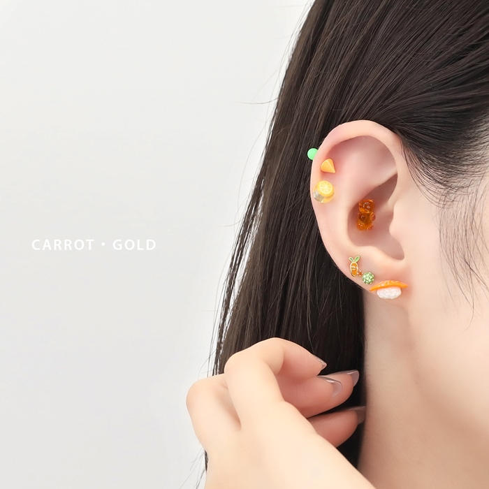 凛 RIN 軟骨ピアス 16G うさぎ 兎 ボディピアス 人参 野菜 可愛い