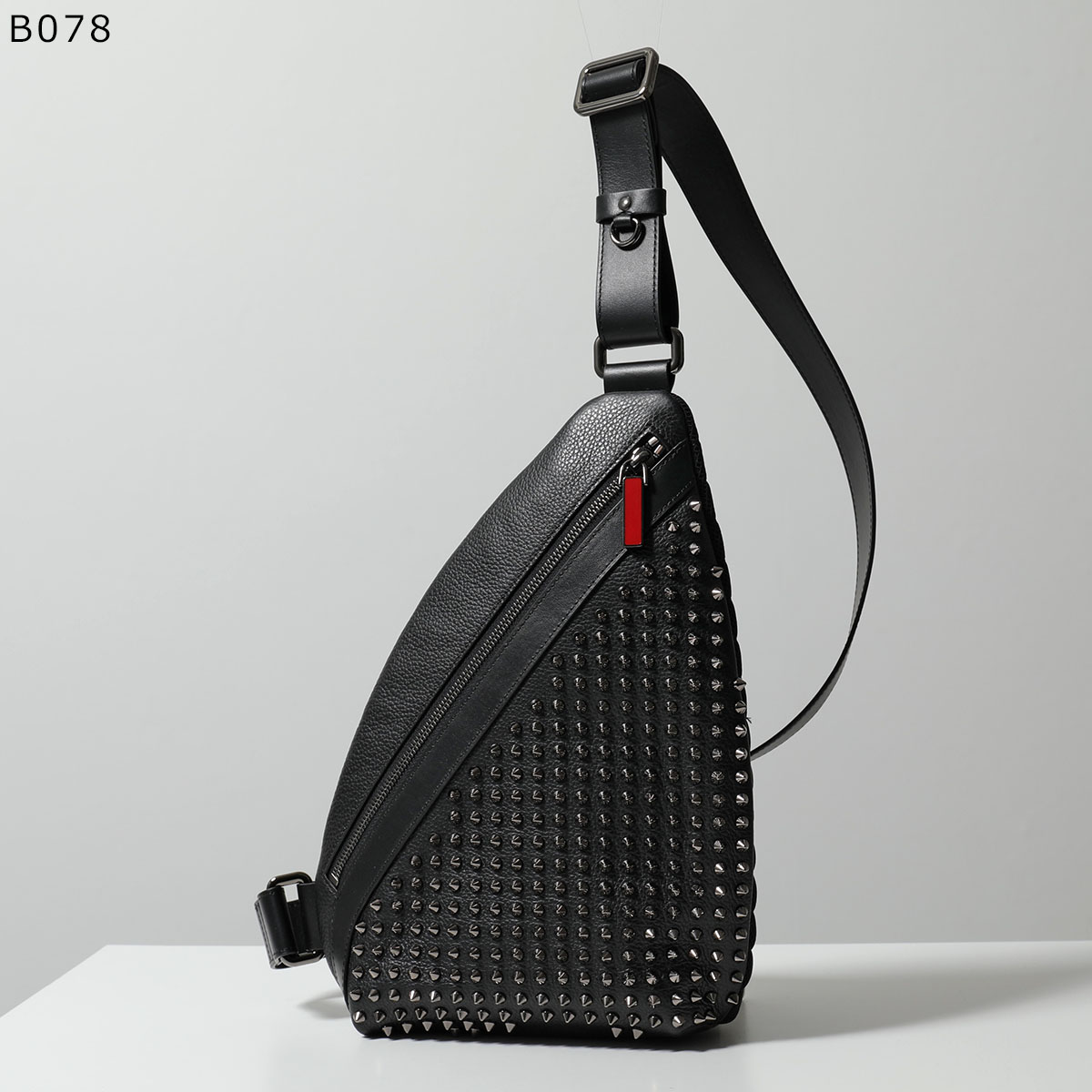 Christian Louboutin（クリスチャンルブタン） ボディバッグ Funky