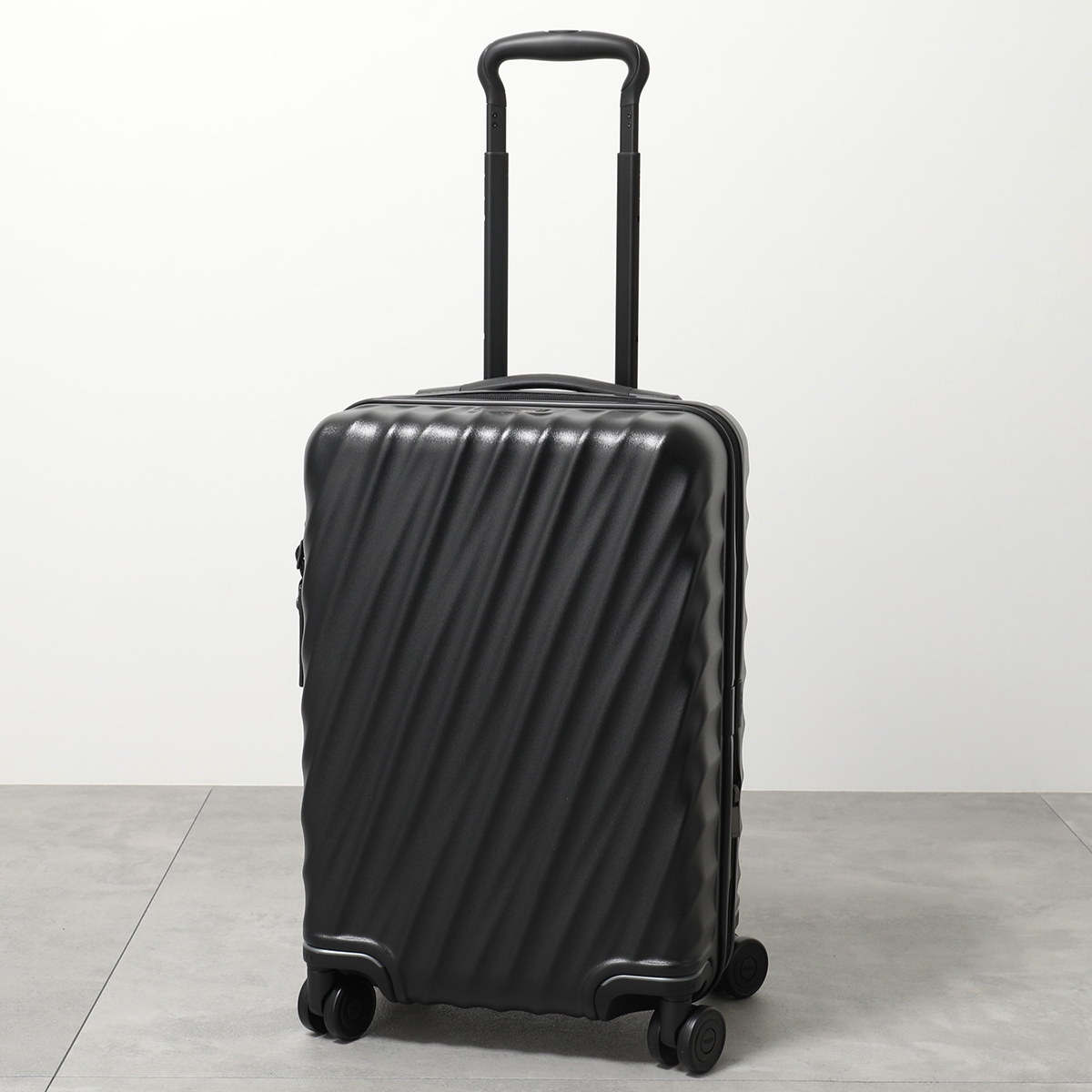TUMI（トゥミ） キャリーケース International Expandable 4Wheel