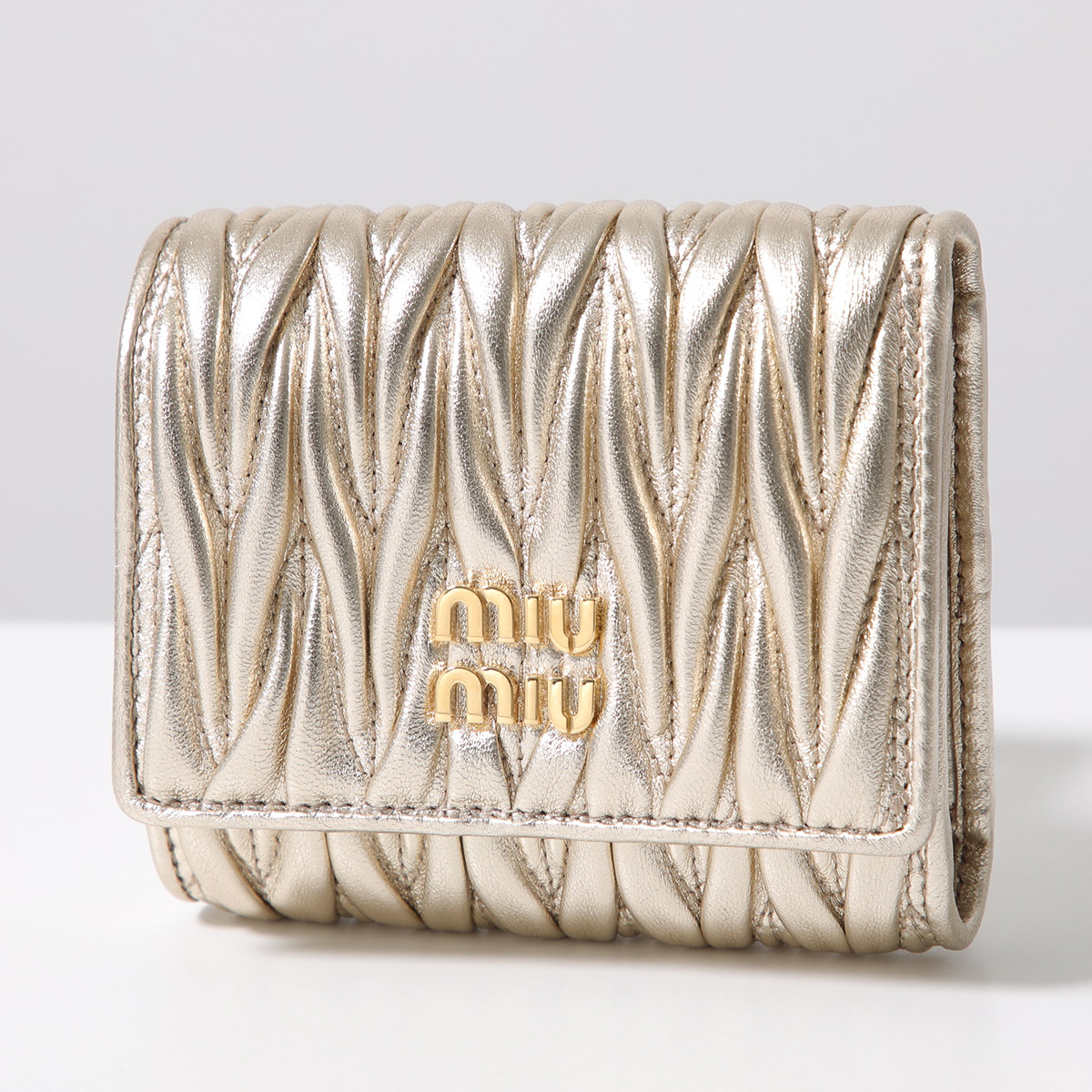 miu miu（ミュウミュウ） 三つ折り財布 MATELASSE マテラッセ 5MH033