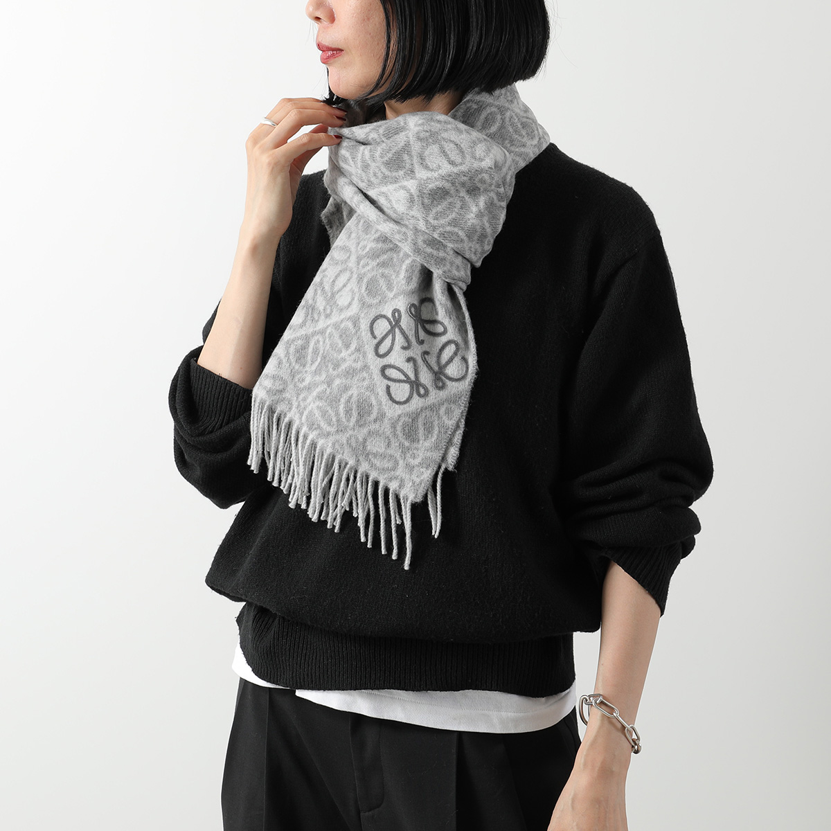 LOEWE（ロエベ） マフラー F811SS1X01 レディース アナグラム フリンジ
