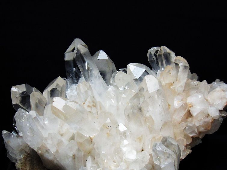 水晶 クラスター 原石 6.1Kg いくつもの大きなポイントが特徴