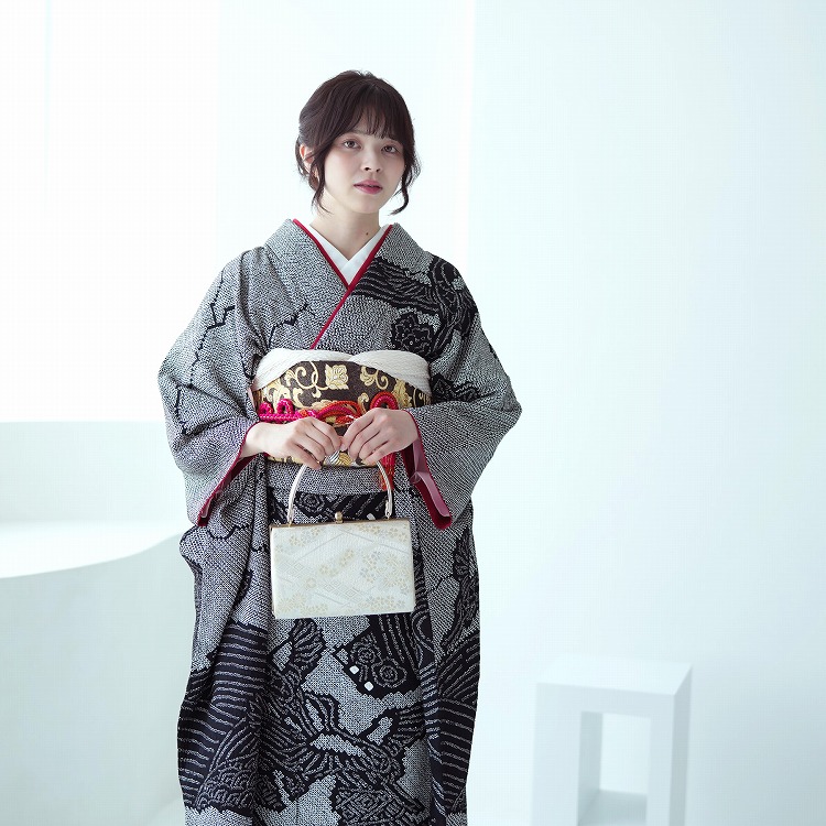 振袖 鶴デザイン 白地 黒縞 振袖 鶴デザイン 白地 黒縞 振袖 鶴