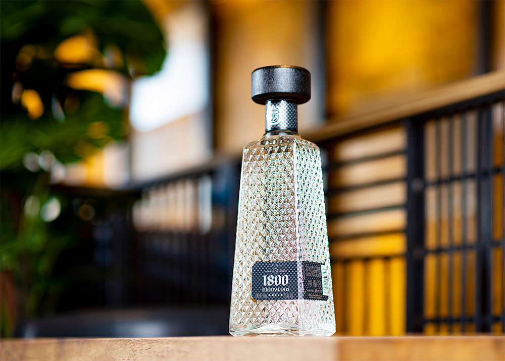 正規品】クエルボ 1800 クリスタリーノ スーパー プレミアム テキーラ