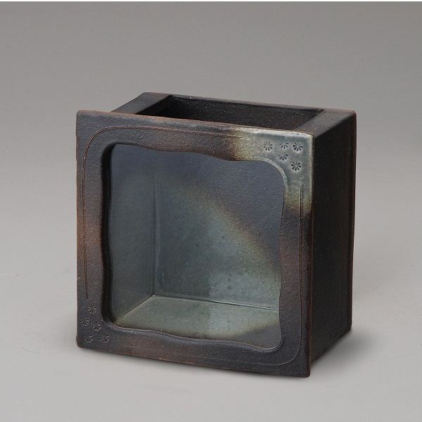 めだか鉢 陶器の水槽 陶器水槽 信楽焼の黒釉角水槽 ビオトープ