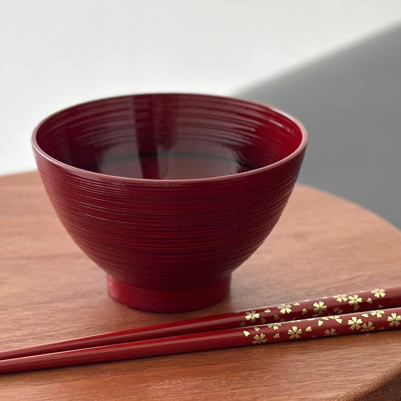 赤黒漆器 椀2個と箸セット 赤黒漆器 椀2個と箸セット 赤黒漆器 椀2個と