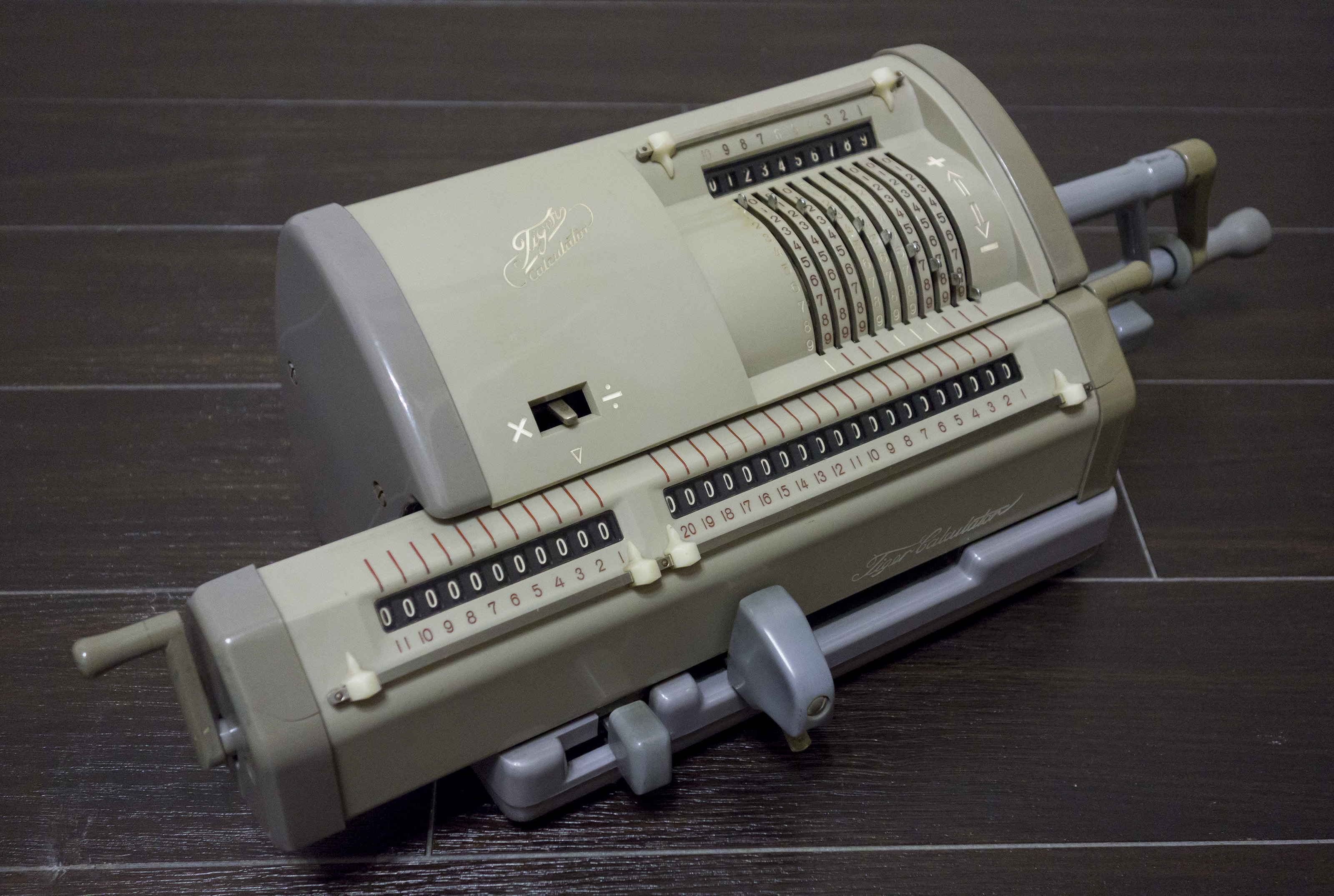 タイガー製機械式計算機