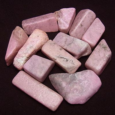 糸魚川産 ピンク翡翠（クリノゾイサイト） 原石