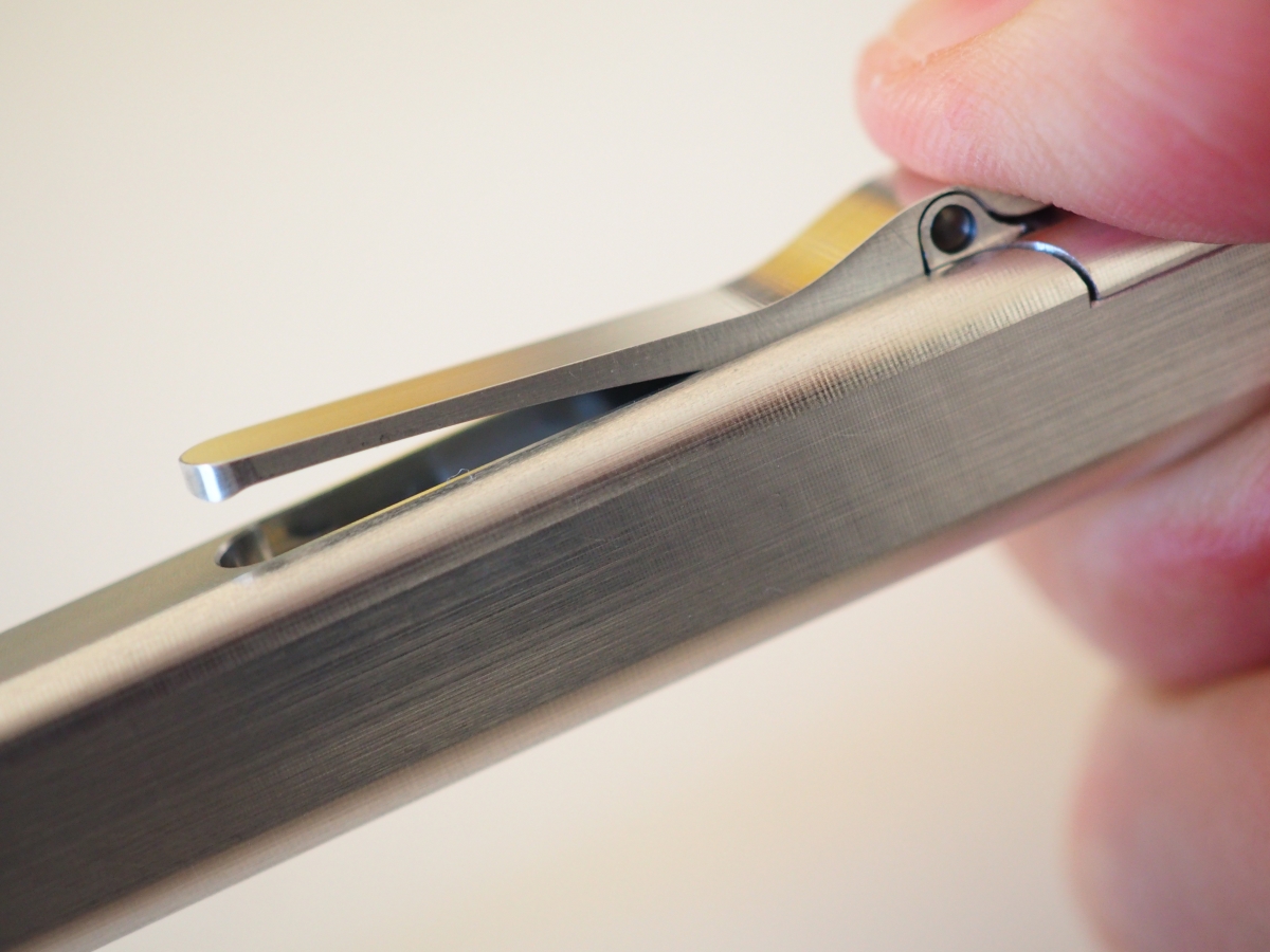 バイク乗りも注目！ジュラルミン製高級ボールペン MechaSEA レビュー