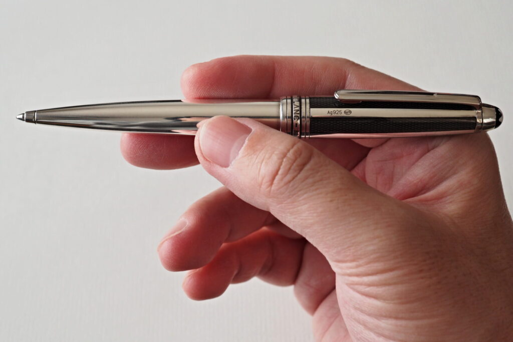 書くことへのモチベを爆上げするモンブランの銀軸ボールペン