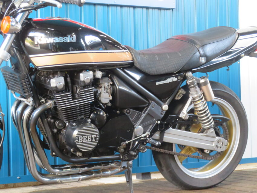 889デベソ 180パイ ゼファーχ外リム付き