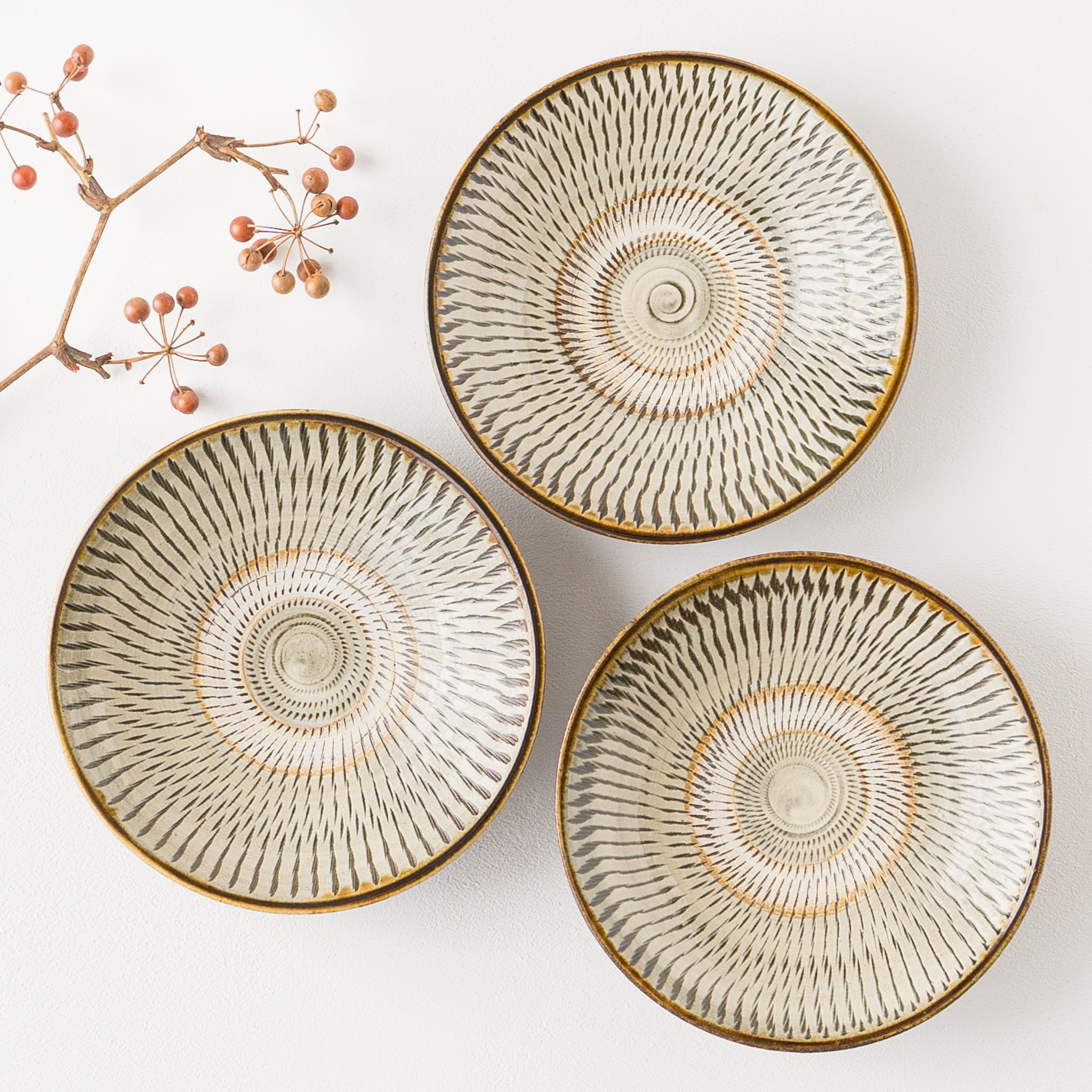 五彩猿鹿蜂文七寸皿 5客 大明成化年製 五彩猿鹿蜂文七寸皿5客