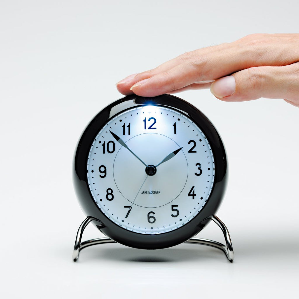 アルネ・ヤコブセン TableClock STATION ブラック | Shinc lab