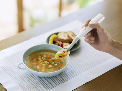 新宿店/7F】電気の力で減塩サポート！「エレキソルト スプーン」を販売