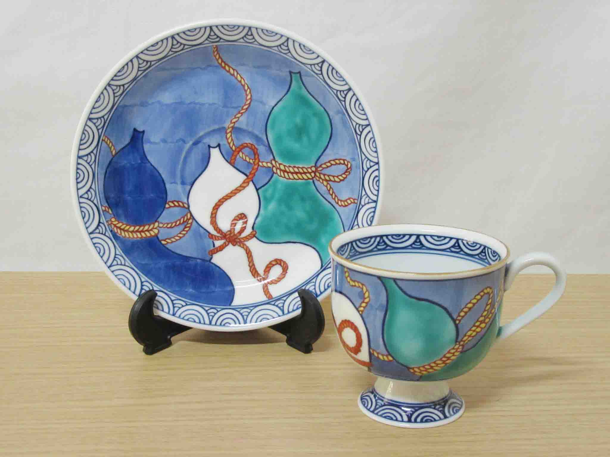 色鍋島 コーヒーカップ＆ソーサー | 有田焼・波佐見焼の通販サイト【し