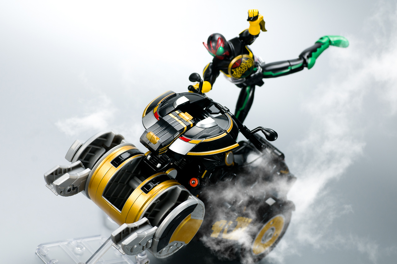 おまけ付き仮面ライダーオーズコンボチェンジオーズ アーツ DXトライド