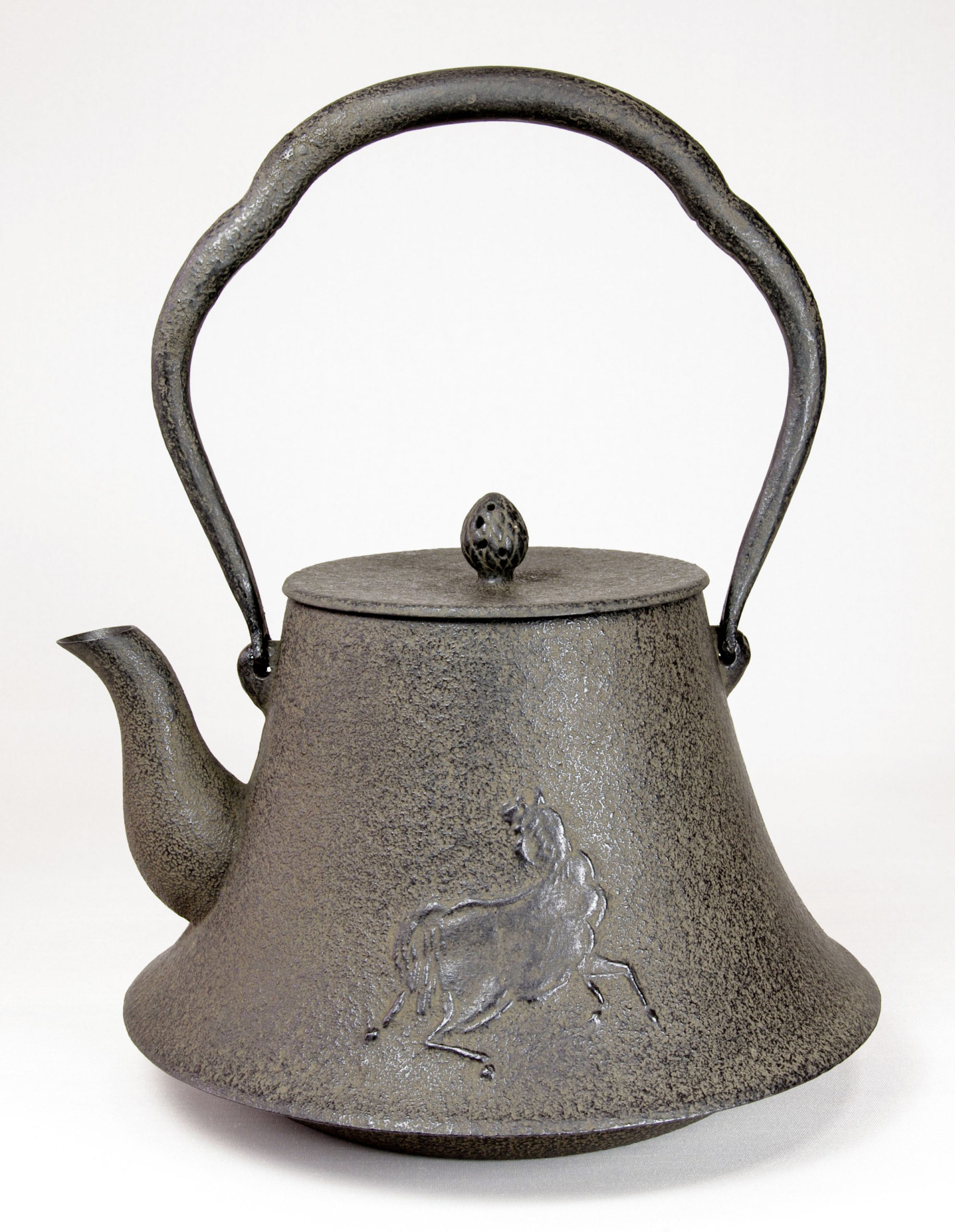 ☆【南部 鈴木造】馬紋 鉄瓶☆茶道具 富士型 岩肌 虫喰摘 時代物