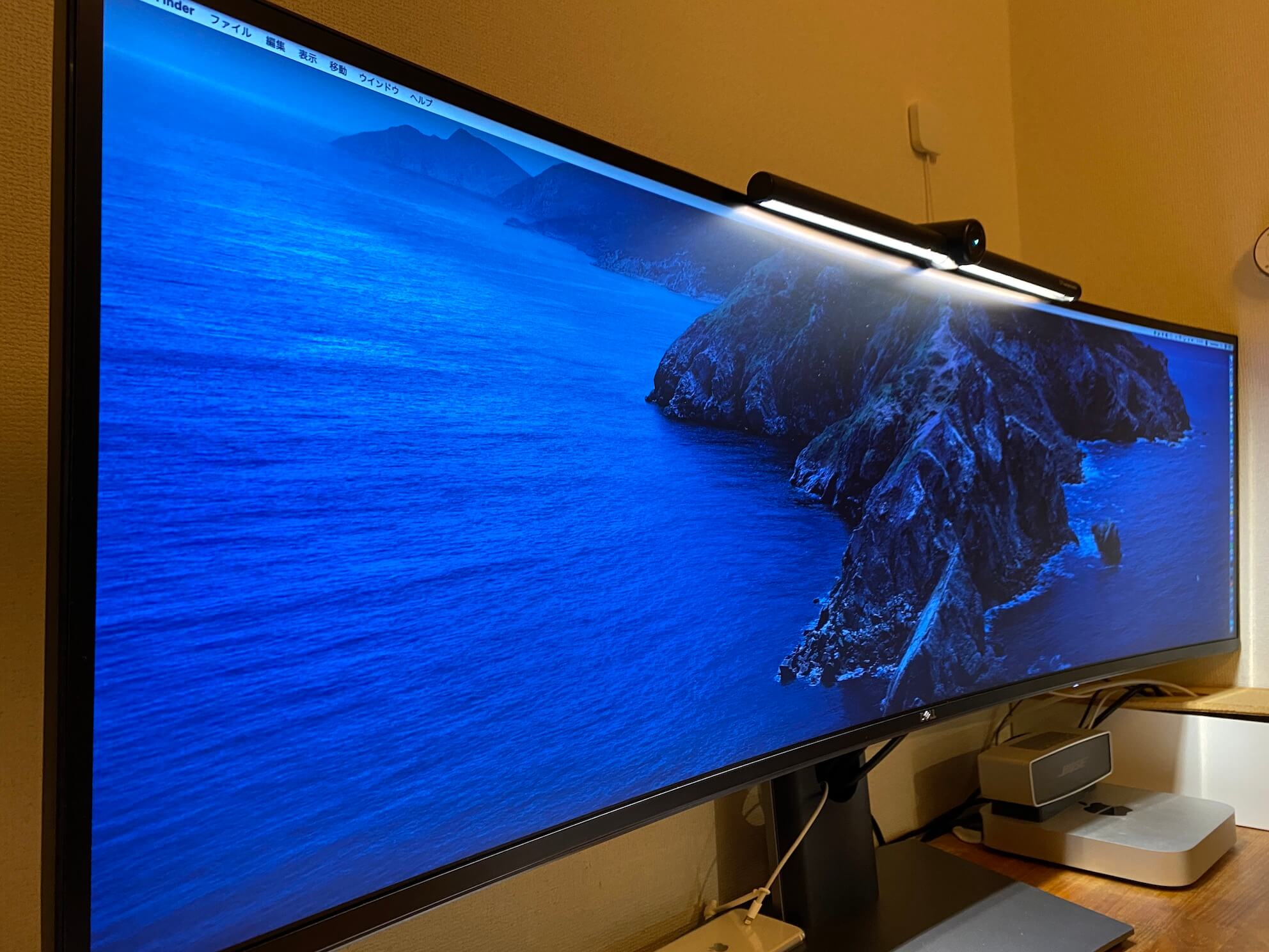 仕事が楽しくなる49インチのウルトラワイドモニター（5120×1440