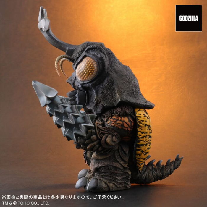 1973年公開の『ゴジラ対メガロ』登場な「メガロ」が［デフォリアル］に