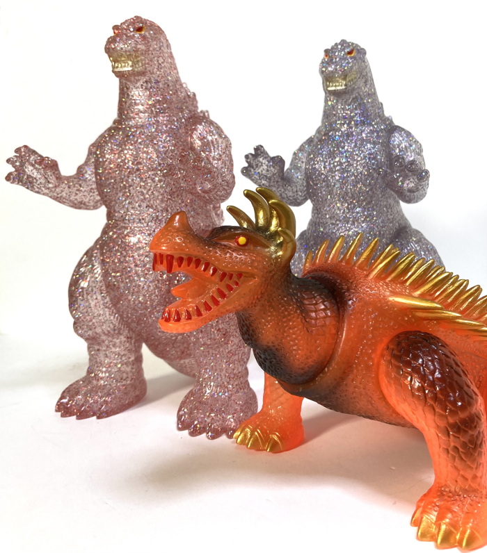 マルサンの「東宝怪獣350福袋〈特撮のDNA最終入荷分〉」が東京タワーの