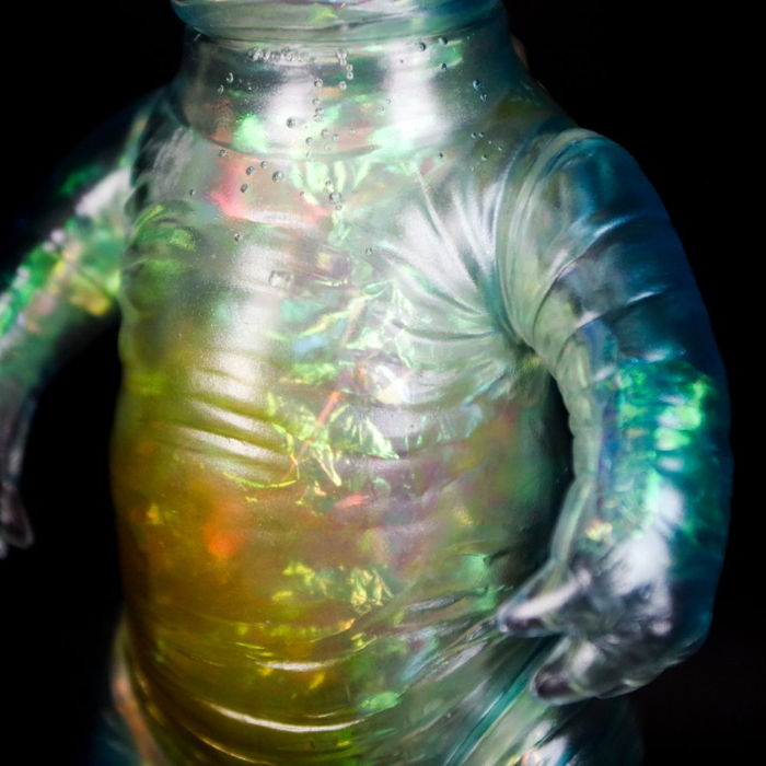 ギャラリー＆ショップ・墓場の画廊をブルマァクの「透明怪獣」が 襲来