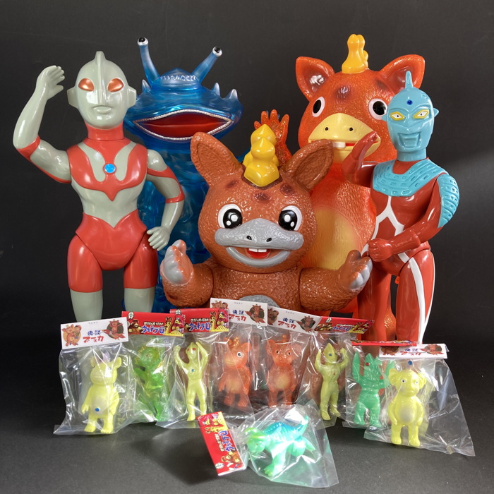 ヤモマーク スシラー エビ ソフビ/蓄光成形 Amazon.co.jp: ヤモマーク