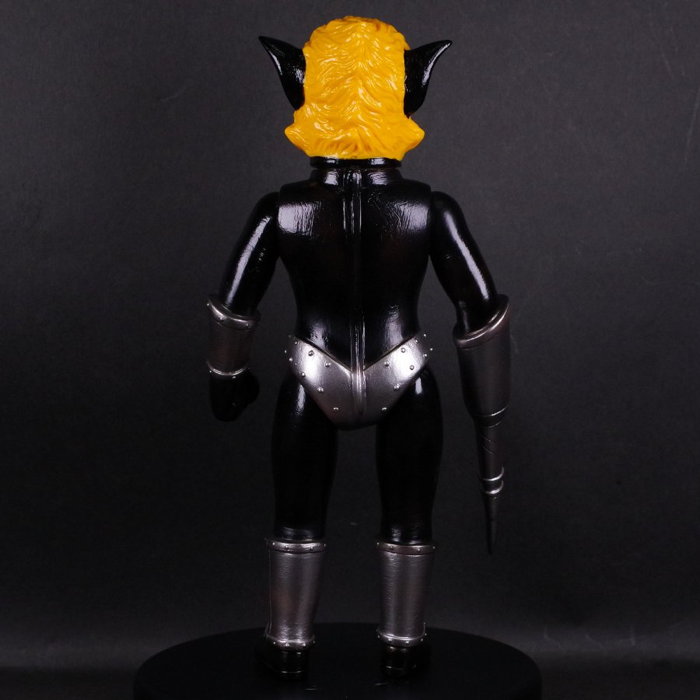 ブラックギラス ＆ レッドギラス」を率いたブルマァク製「マグマ星人