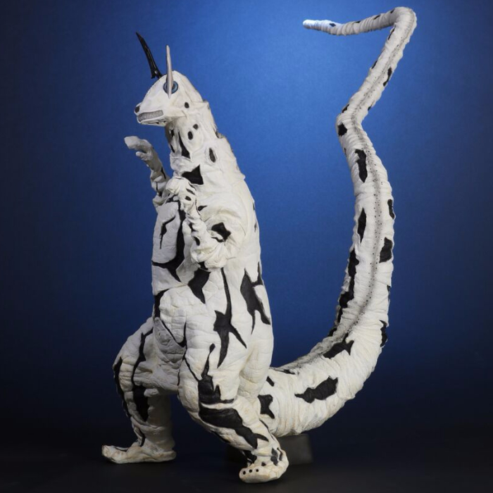 エクスプラスから伝説の原型師・井上雅夫氏造形の「エレキング」出現