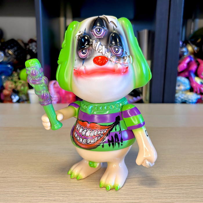 BlackBook Toyのマスコット「GUY」がダークサイドヒーロー仕様で登場