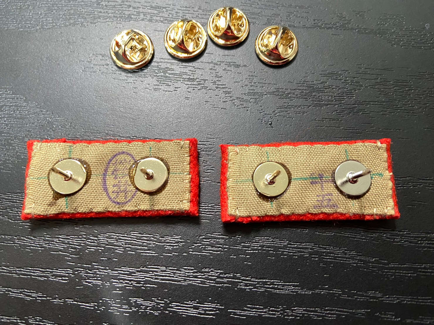 座布団式階級章のピンバッジ化 - 曹集工房