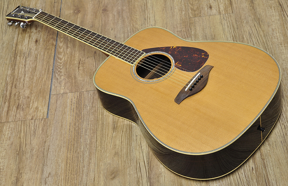 YAMAHA FG730S
