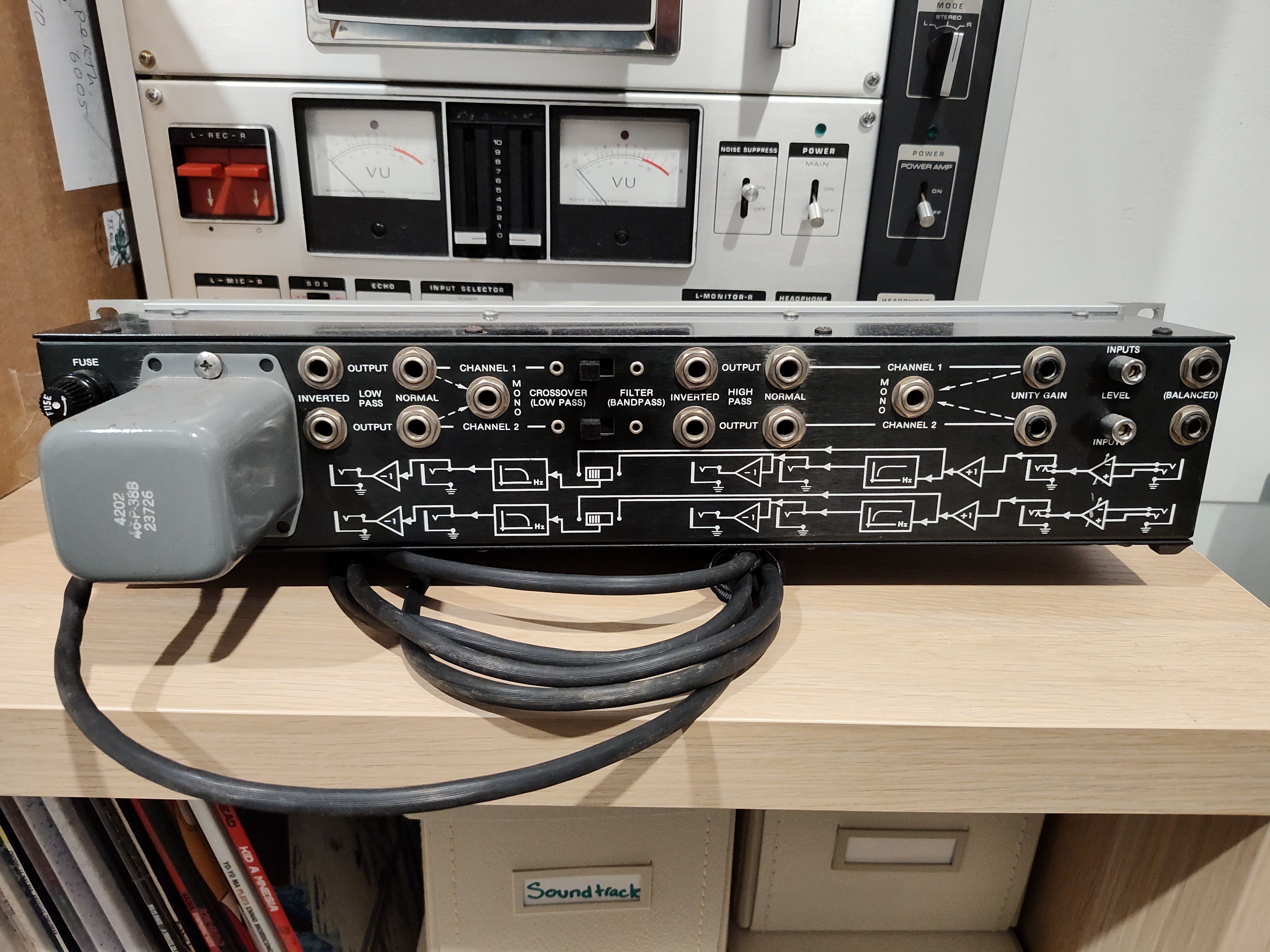 Crown Amcron VFX2A crossover - Stereo, Home Cinema, Headphones