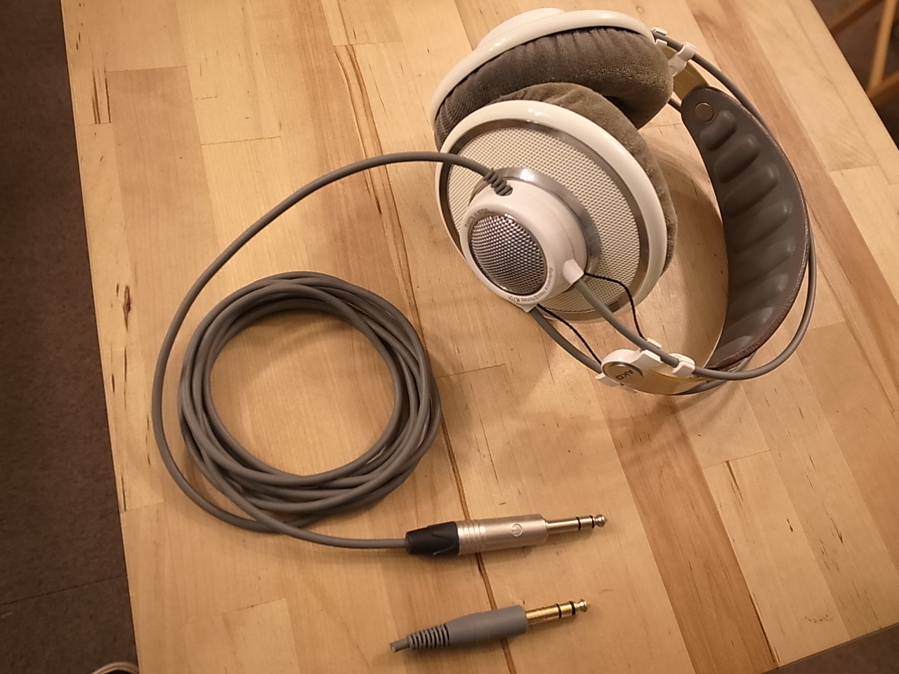 AKG K701 端子4.4mm化 AKG – イヤホン・ヘッドホン修理実績