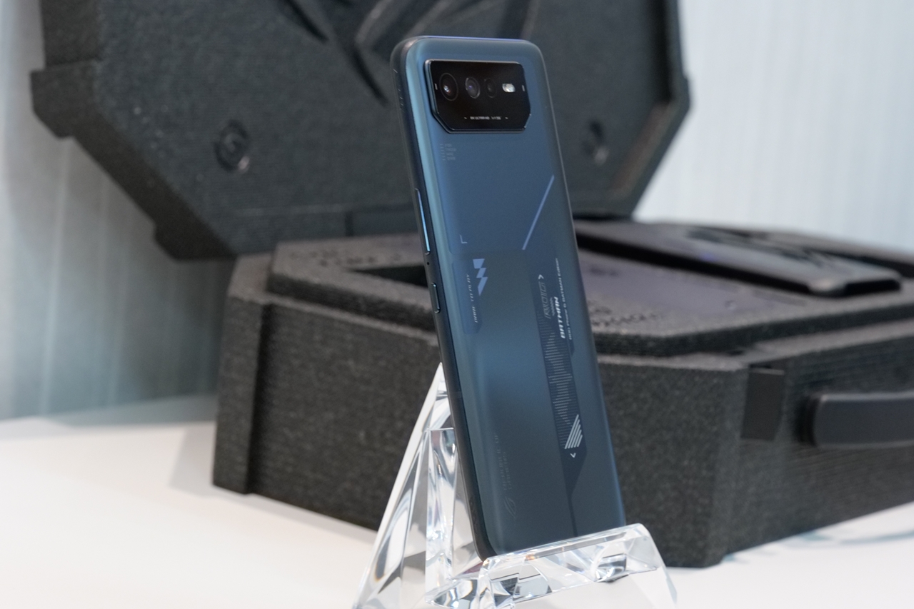 バットマンのファン必見！「ROG Phone 6 BATMAN Edition」登場
