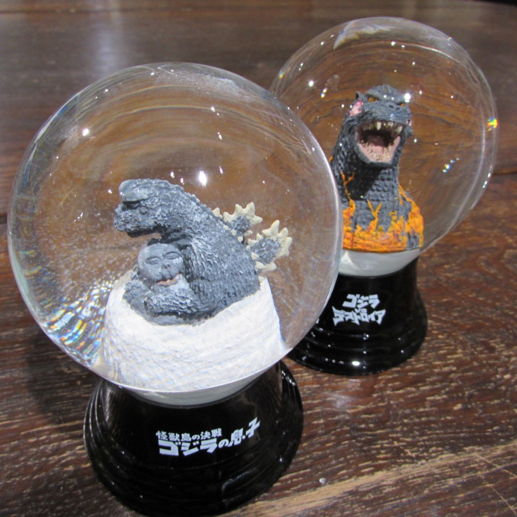 ゴジラ』オフィシャルスノードーム近日発売!! | スノードーム美術館