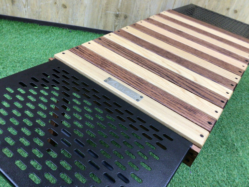 新入荷速報】BLACK DESIGN (ブラックデザイン) ハレテーブル！なんと