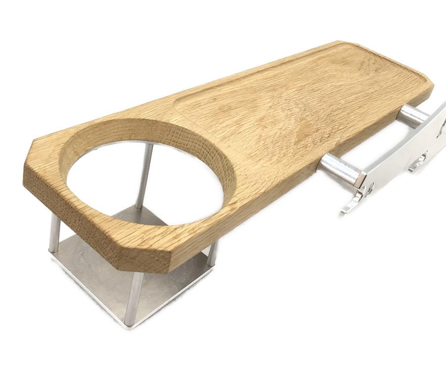 インアバンスのワンズテーブルでカーミットチェアを更にカスタム