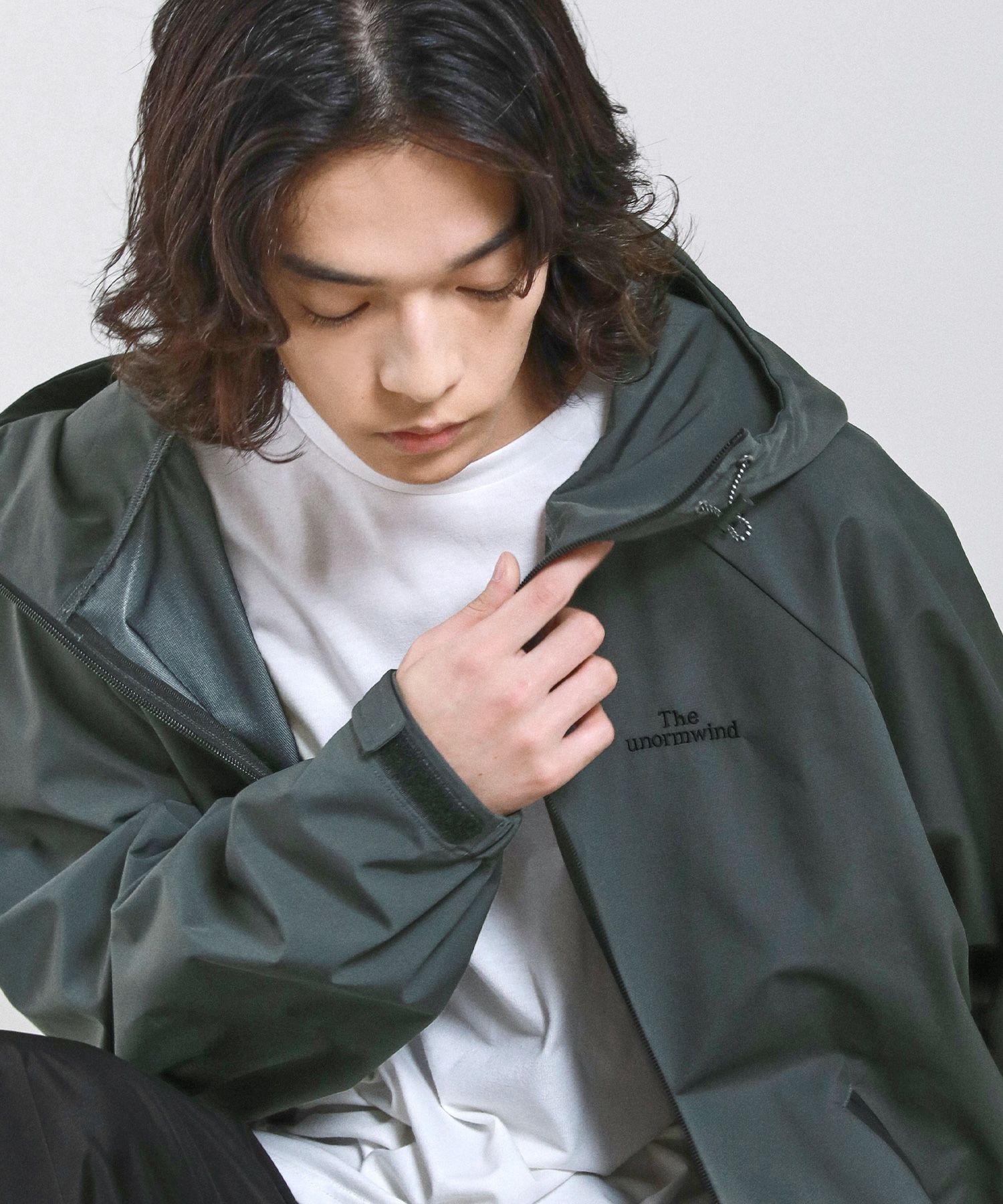 胸刺繍ロゴ裾ドローコード防水透湿止水ジップ3レイヤー長袖テック